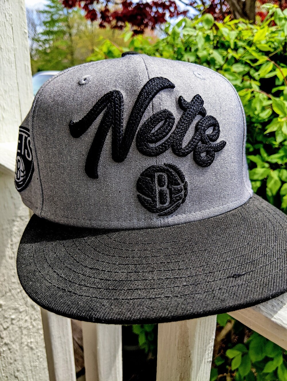 New Era 9Fifty Brooklyn Nets NBA Black/ Gray Embroidered Snapback Hat
